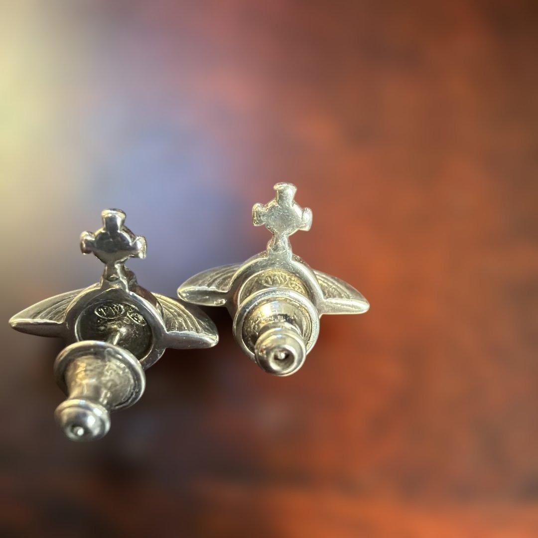 Vivienne Westwood ヴィヴィアン ピアス（両耳） 男女可 - メルカリ