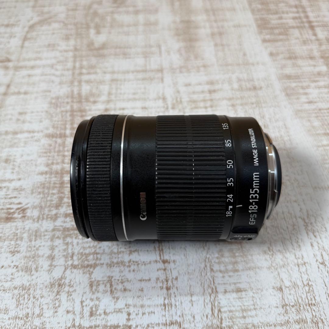 Canon キャノン　EF-S 18-135mm IS