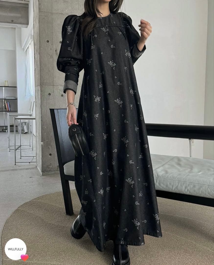 WILFULLY ブラック フラワープリント ロングドレス