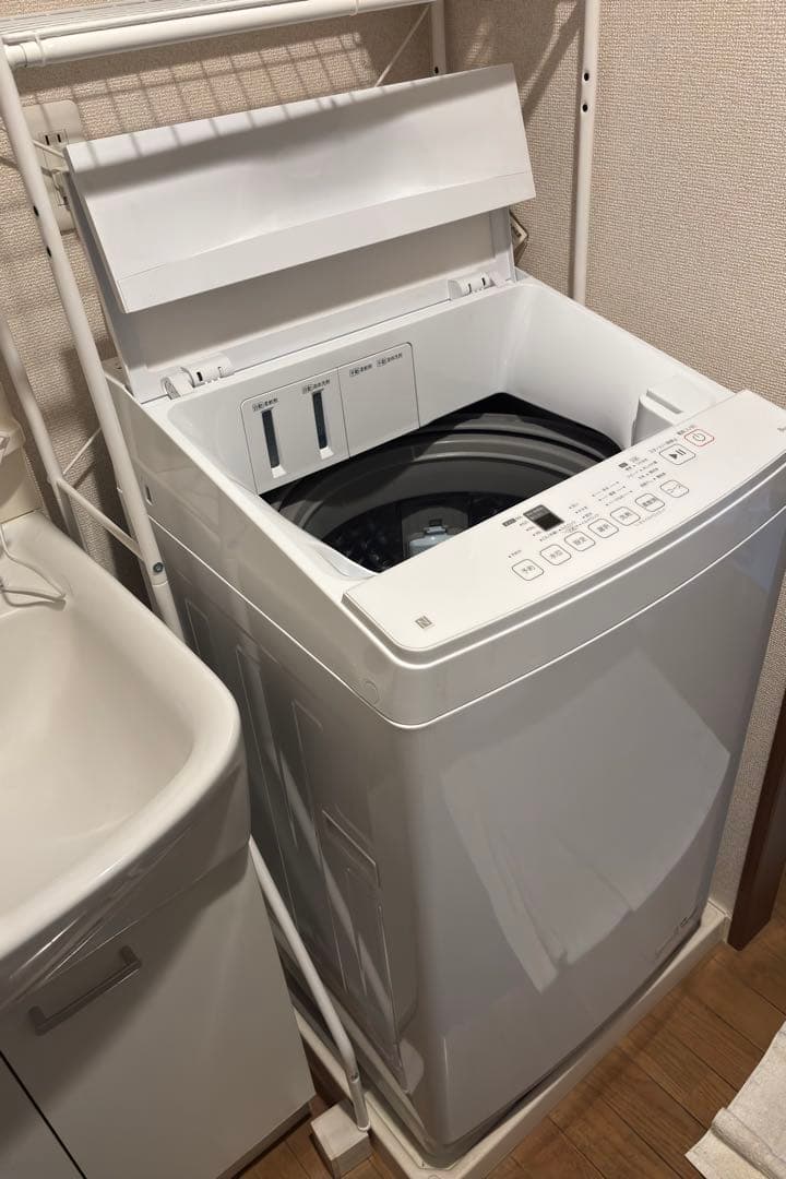 ニトリ 8kg洗剤自動投入洗濯機(NT80J1WH) - メルカリ