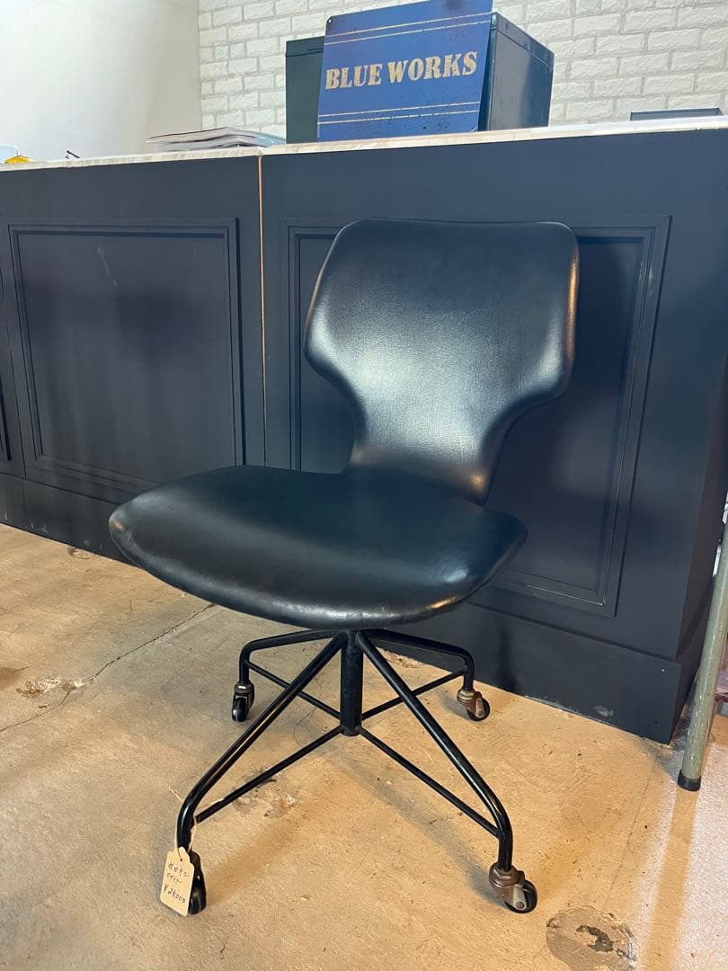 秋田木工デザイナーチェア 秋田木工 ダイニングチェア（肘付き）「AC-1」ナラ材ホワイトオーク色