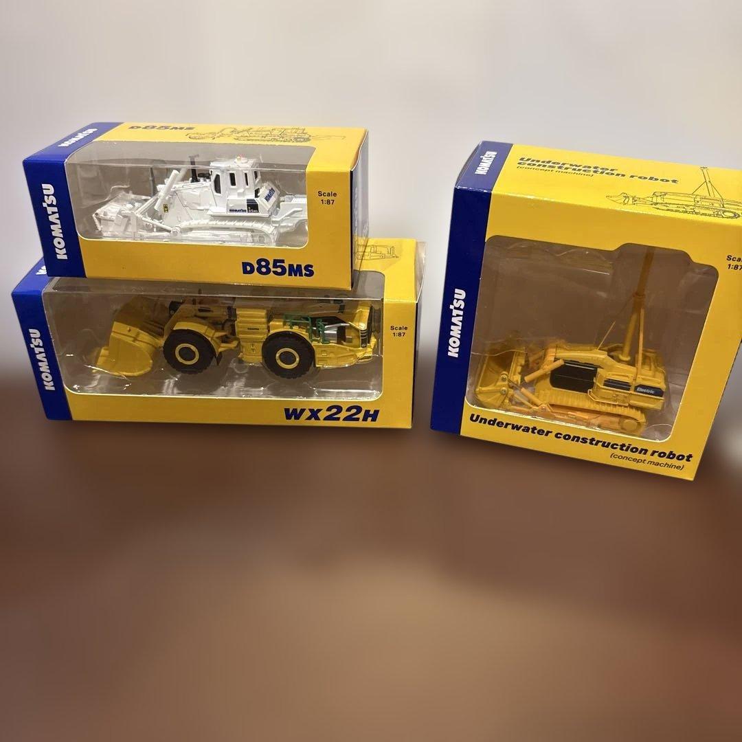 コマツ ミニチュアモデルセット - メルカリ