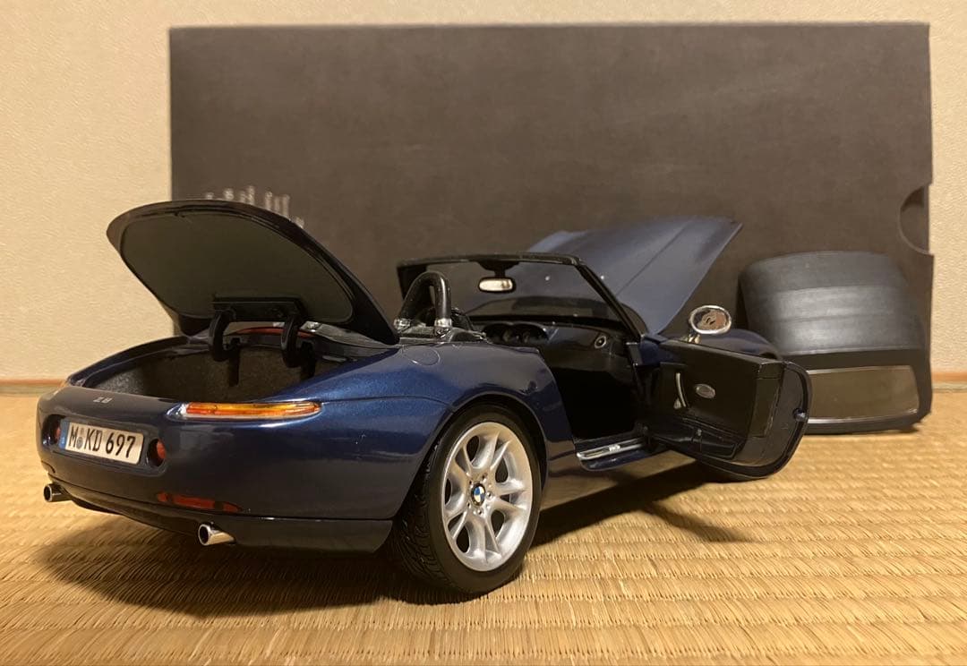 1/18 京商製 BMW Z8 ミッドナイトブルー幌あり