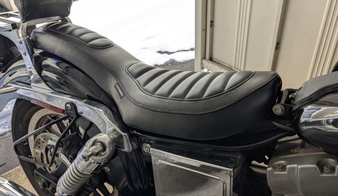 ハーレー イージーライダース コブラシート タックロール入り 廃盤