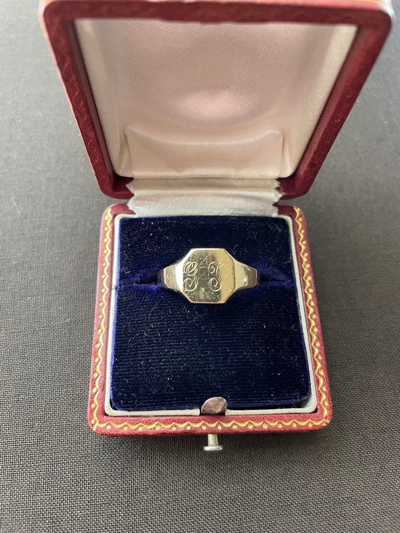 s♡・:*˚　ビンテージ　シグネットリング　9金　9k 英国 1945年 ヴィンテージ 9kゴールド イニシャル シグネットリング