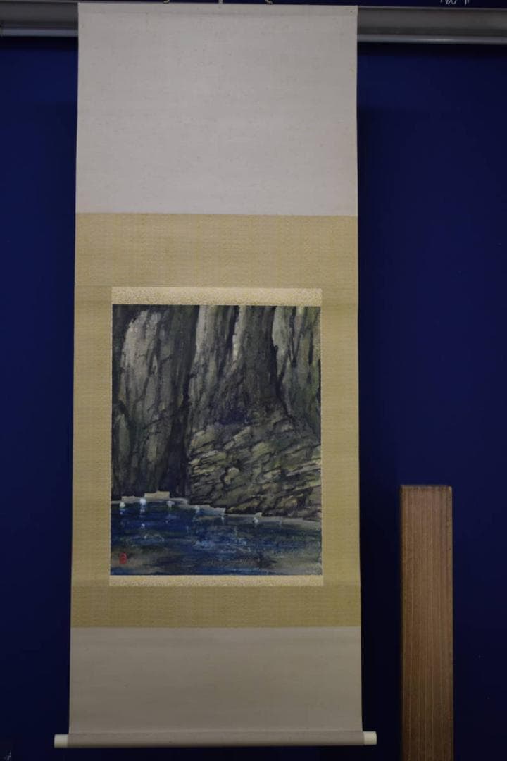 不詳/作者不詳/岩壁図/桐太巻箱付/布袋屋掛軸HE-946 - メルカリ