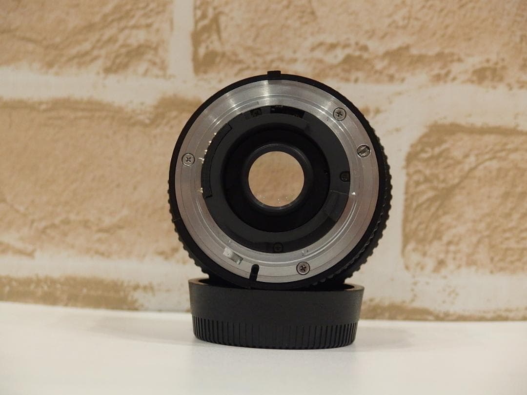 Nikon AF NIKKOR 20mm F2.8 広角単焦点レンズ