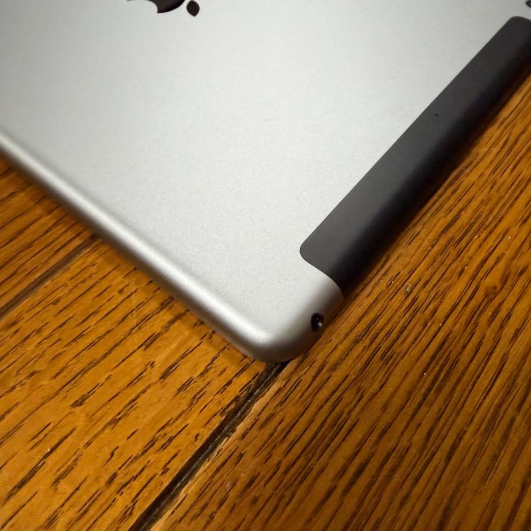 3姉妹mamaiPad 第6世代 32GB グレー