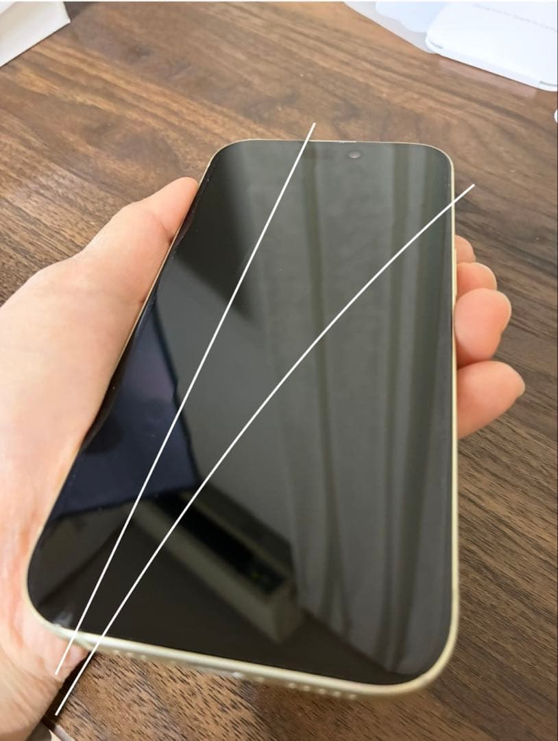 iPhone 15 128GB イエロー 本体　ガラス割れあり