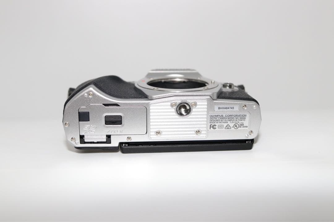 ☆美品【OLYMPUS】OM-D E-M10 MarkIII + 14-42mm