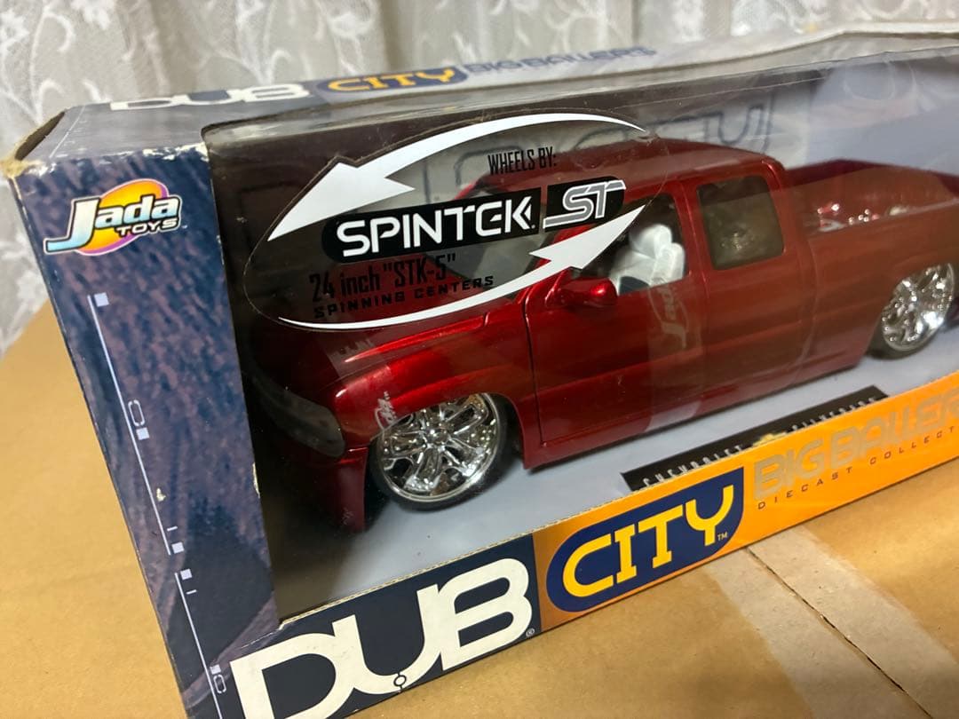 DUB CITY Chevrolet Silverado 1/18ミニカー - メルカリ