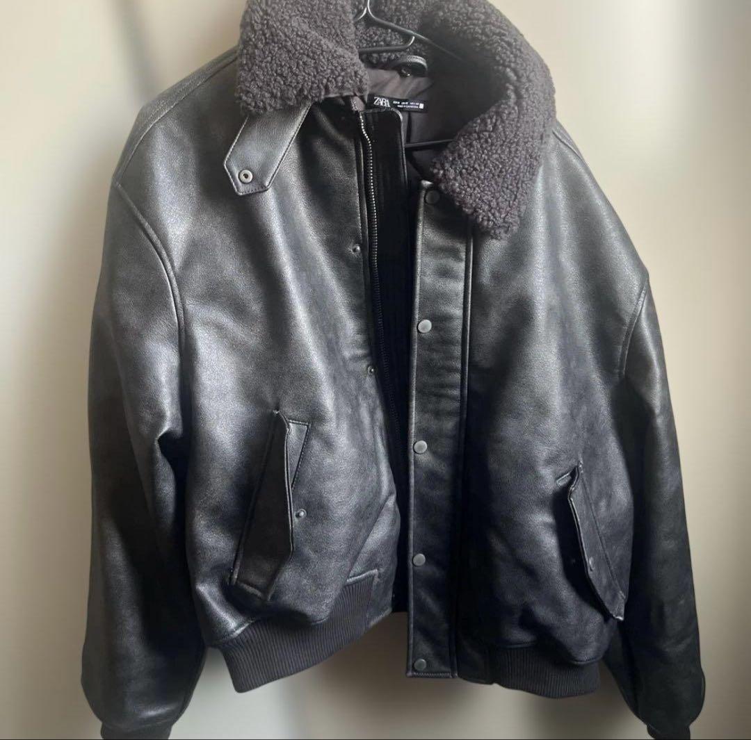 ZARA ボア襟 ブラックレザージャケット ZARA ボア襟付きブラックレザージャケット - メルカリ