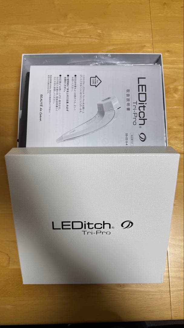 LEDitch Tri-Pro 美顔器