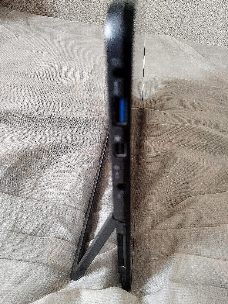 Fujitsu ArrowsTab Q726/P FARR02003 中古品