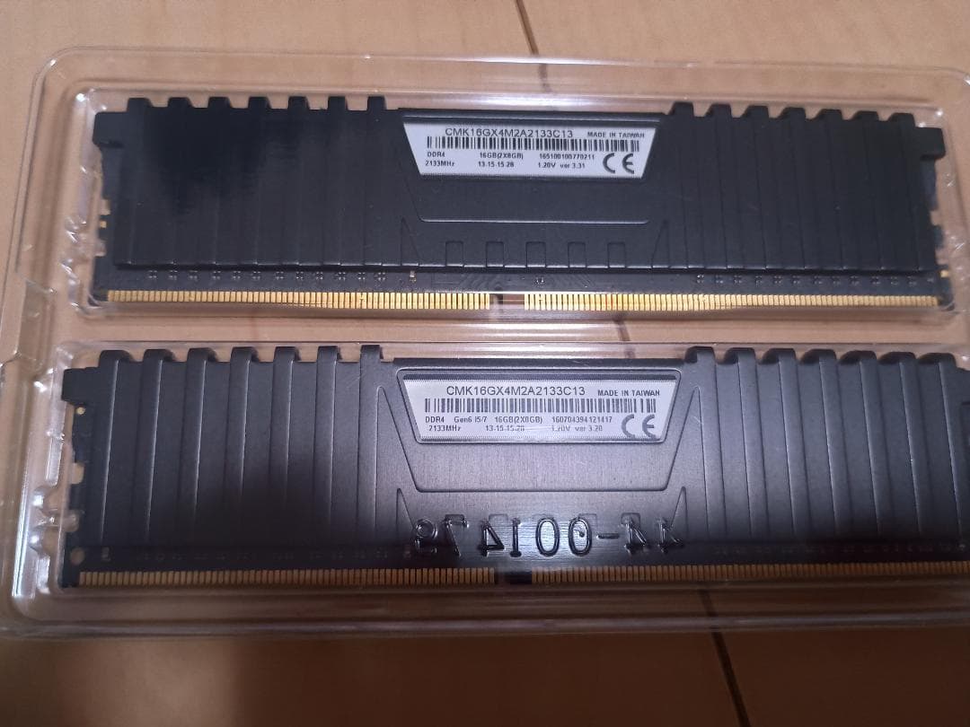 メモリー CORSAIR Vengeance LPX DDR4 32GB (8GBx4)