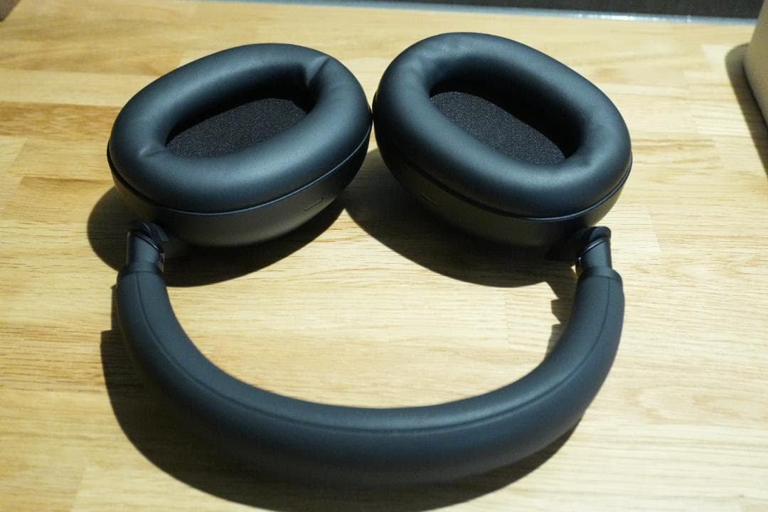 【美品】SONY WH-1000XM6 黒（保証書、レシート、保護カバーつき）