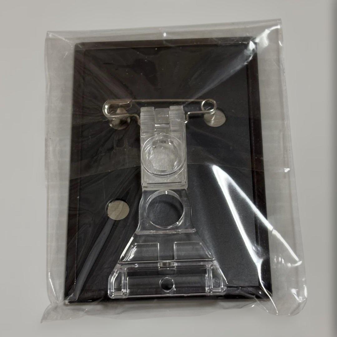 非売品】 Cake.jpコラボ 進撃の巨人 スタンド缶バッジ - メルカリ