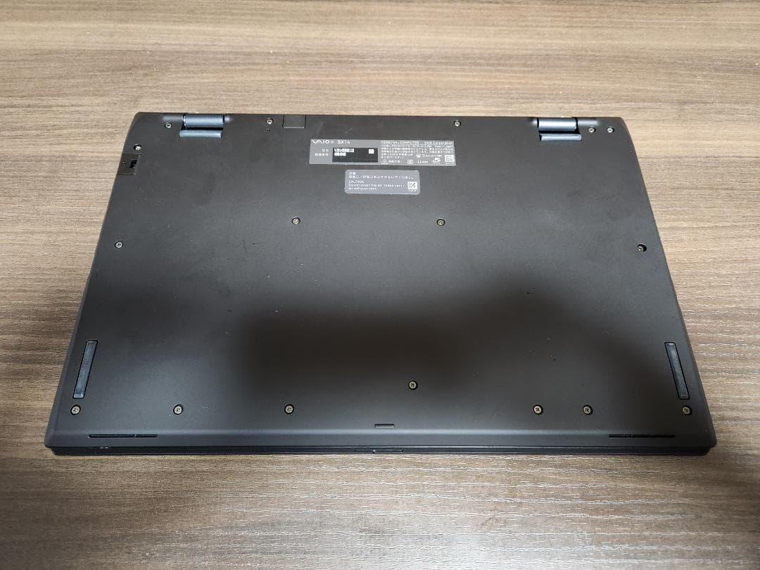 使用少美品 VAIO SX14 i7-1260P 16GB 1TB Office