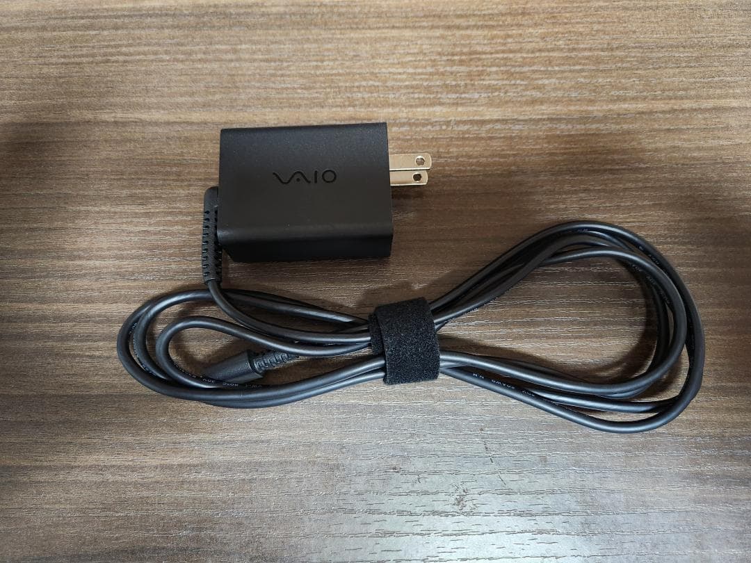 使用少美品 VAIO SX14 i7-1260P 16GB 1TB Office