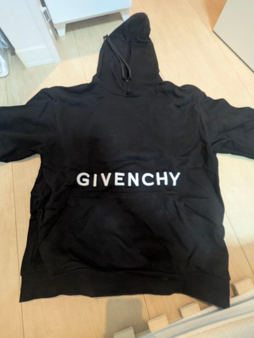 GIVENCHY ブラック パーカー - メルカリ