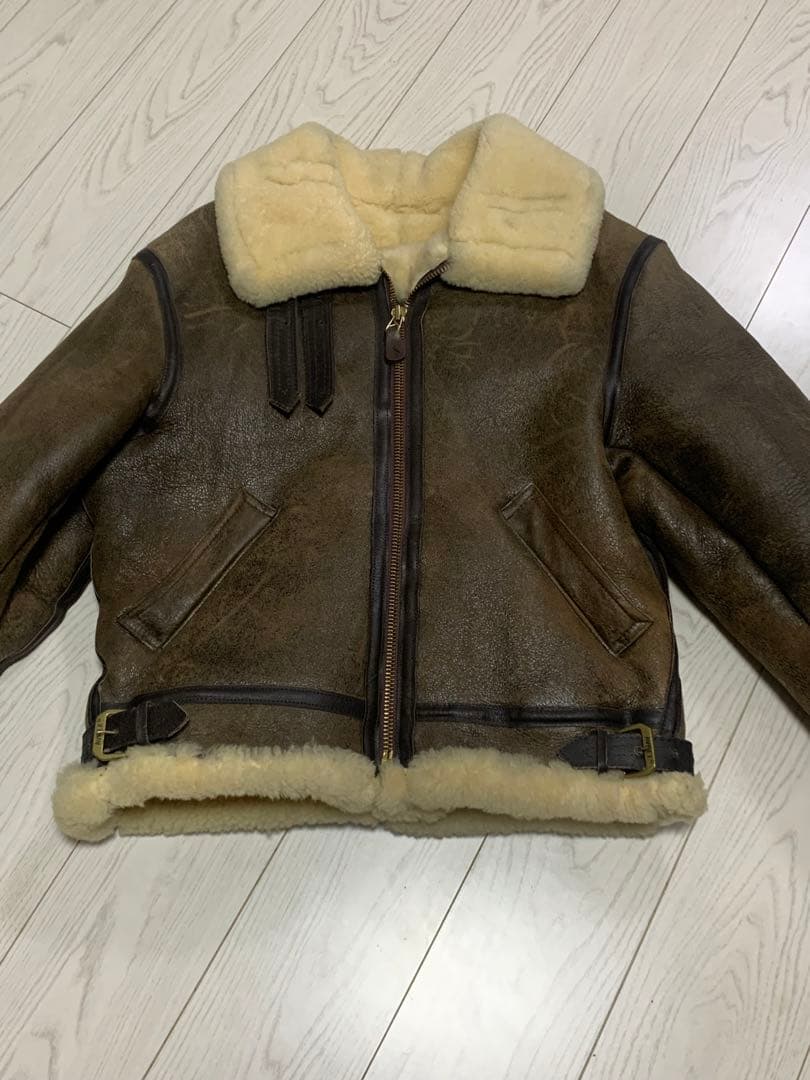 AVIREX B-3 フライトジャケット　ムートン　値下げしました！ AVIREX（アヴィレックス） ムートンジャケット レザージャケット B-3