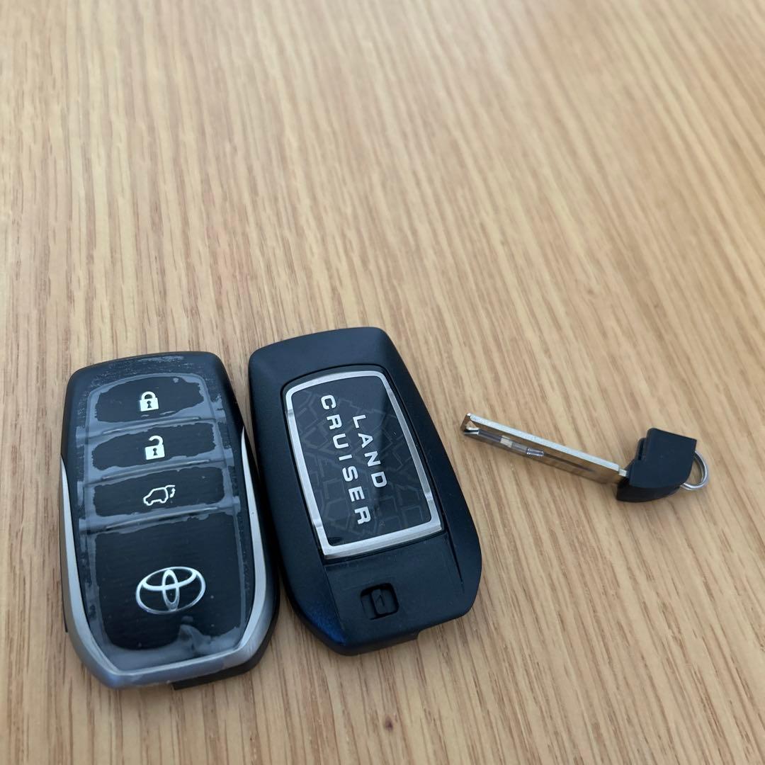 トヨタ ランドクルーザー 純正スマートキー キーレス 3ボタン - メルカリ