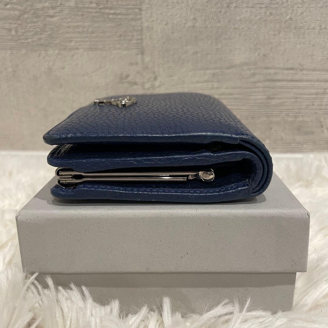 美品 ヴィヴィアンウエストウッド 二つ折り財布 シボ革 がま口