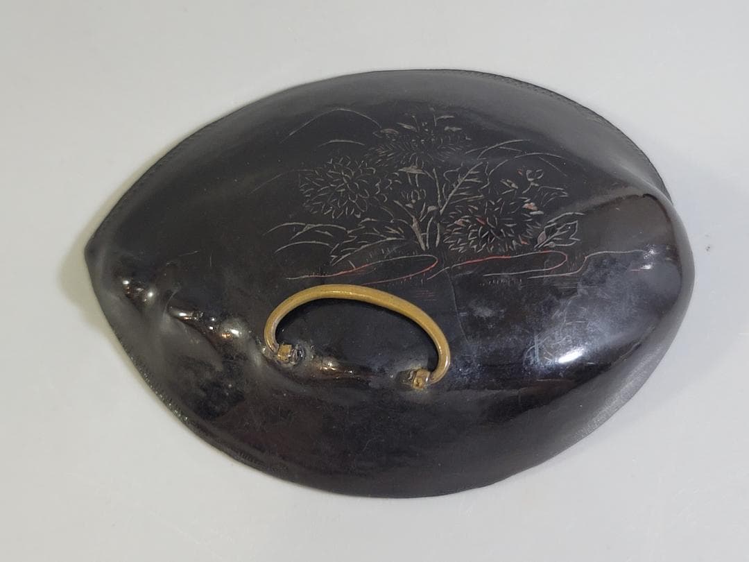 鮑 漆沈刻 花草紋 盃 提げ物 根付 時代物 DT611