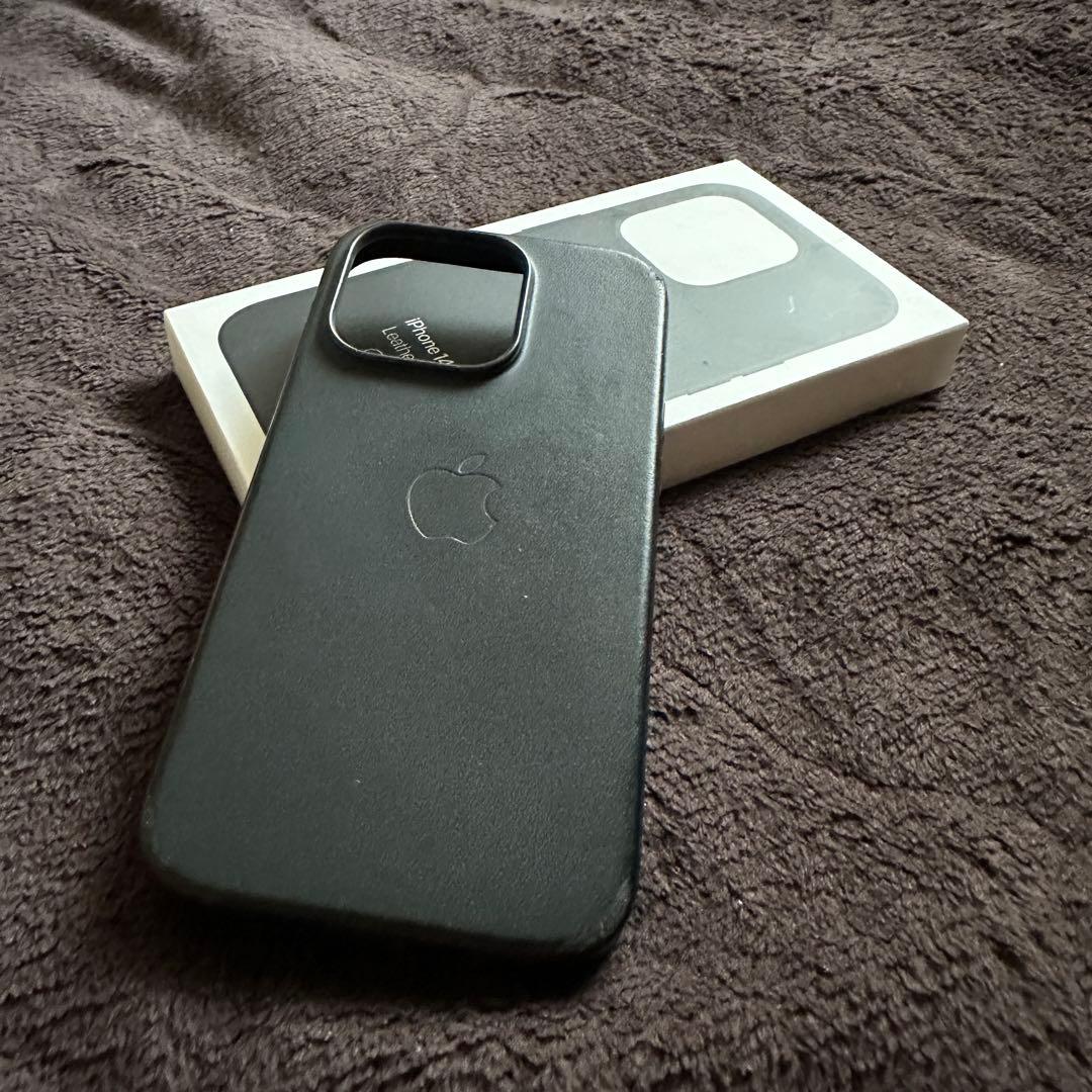 中古・希少廃盤品）Apple純正】 iPhone14Pro用レザーケース - メルカリ