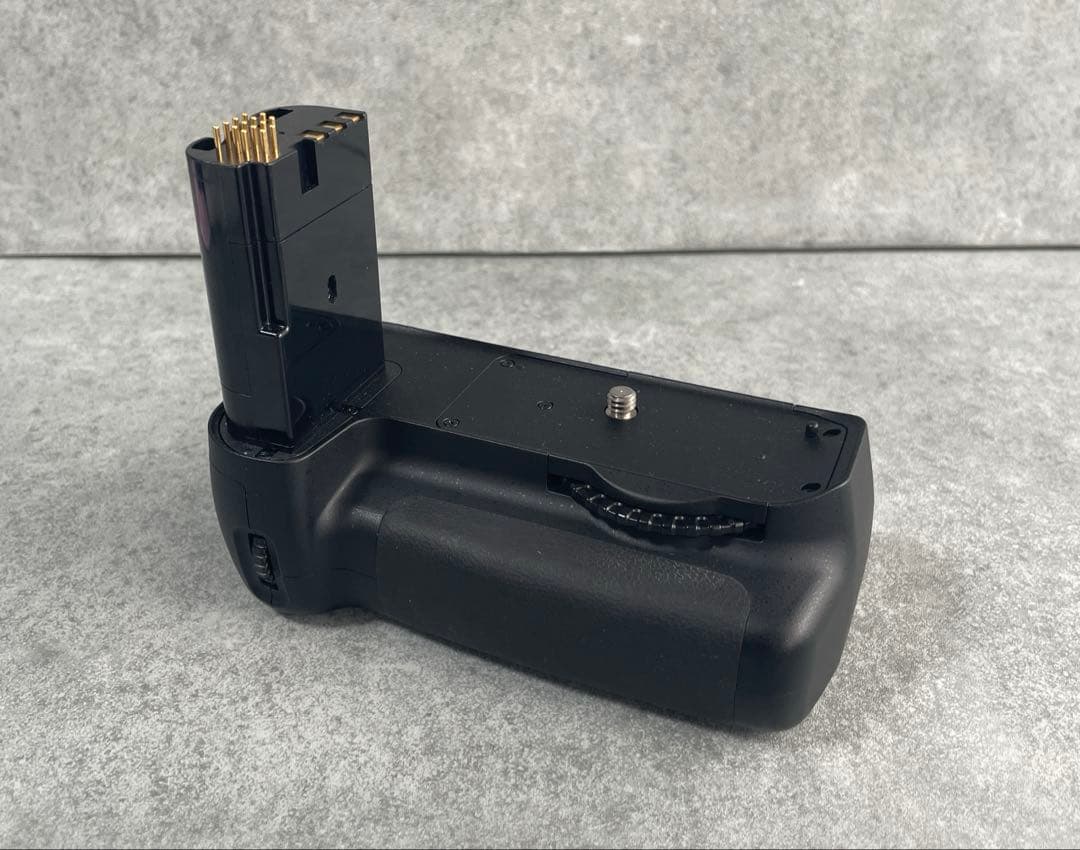 ★完動美品★ Nikon D90 純正バッテリーグリップセット　S数2万以下