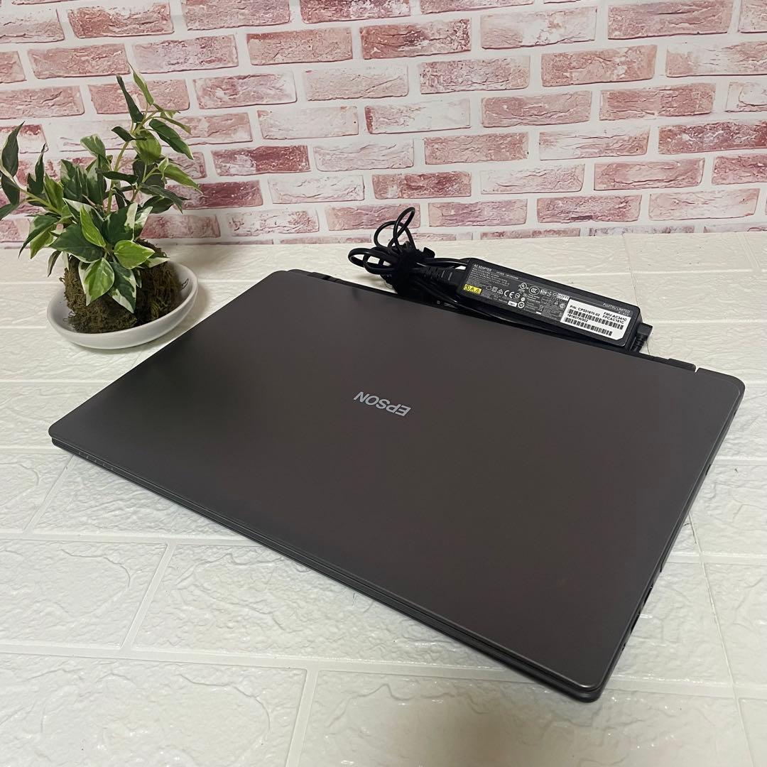 ★中古EPSONパソコンSSD128GB メモリ8GB★NJ ノートPC117