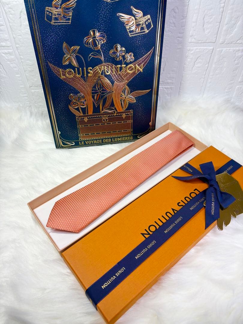 極美品】LOUIS VUITTON ルイヴィトン ネクタイ ダイヤモンドV現行