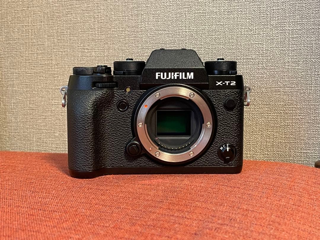 FUJIFILM X-T2 ミラーレス一眼カメラ 富士フイルム、動体撮影性能が向上したミラーレス「FUJIFILM X-T2