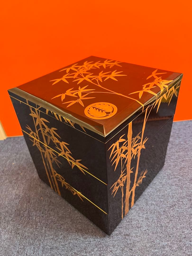 937 黒漆塗り沈金重箱　金蒔絵　竹　3重　高級　美品 三段重 松竹梅蒔絵 黒内朱 6.5寸 漆塗り 木製 12-14702 漆器の井助