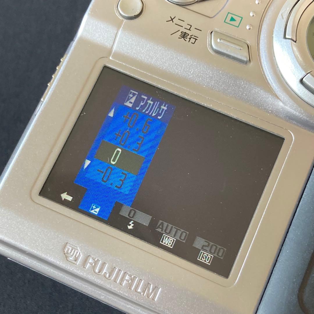 【美品】FUJIFILM finepix 4700z CCDセンサー コンデジ