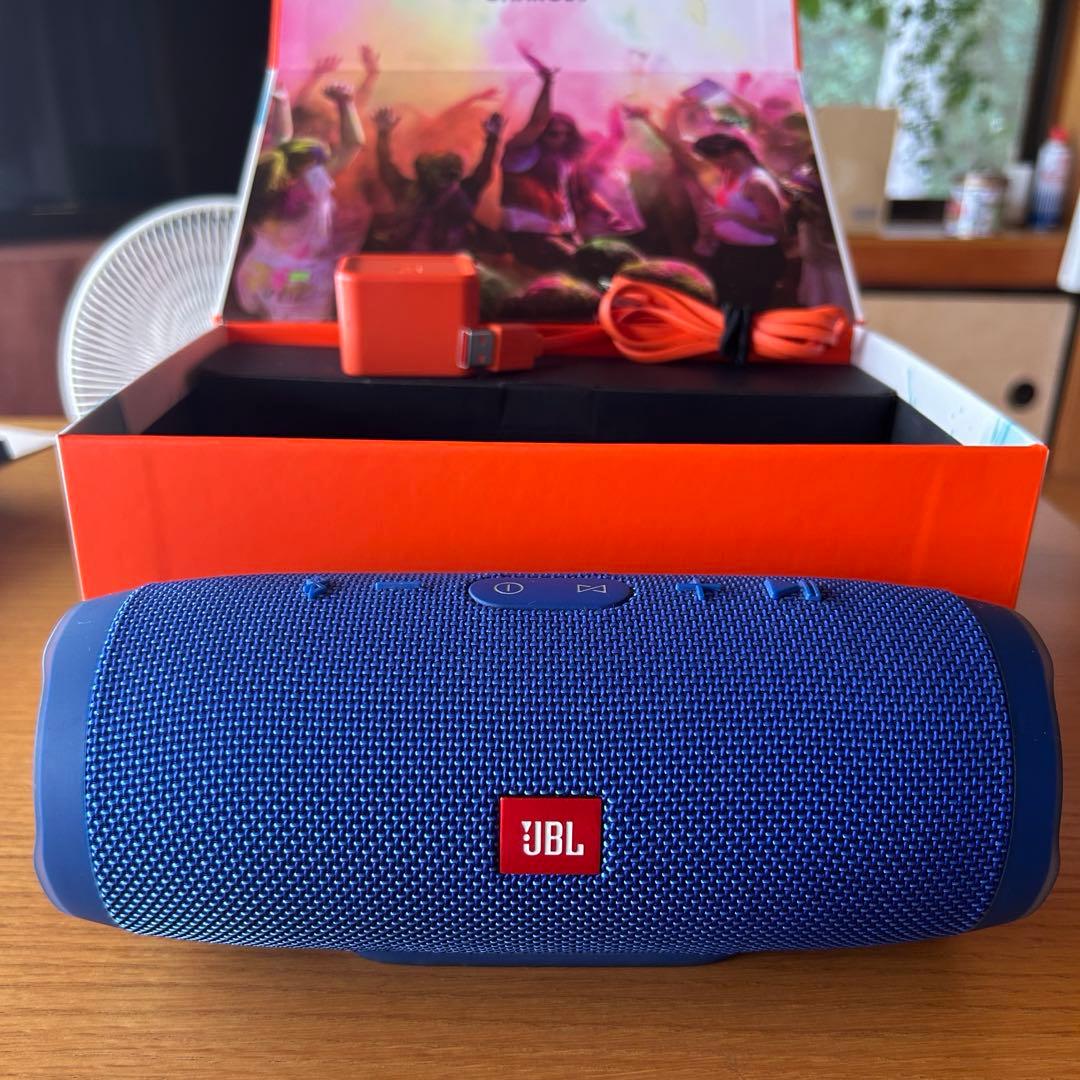 《送料込》JBLスピーカー charge３