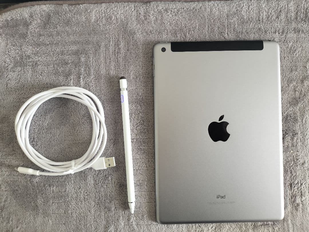Apple iPad シルバー 本体 第５ Amazon.co.jp: 【整備済み品】 Apple iPad (第5世代) Wi-Fi +