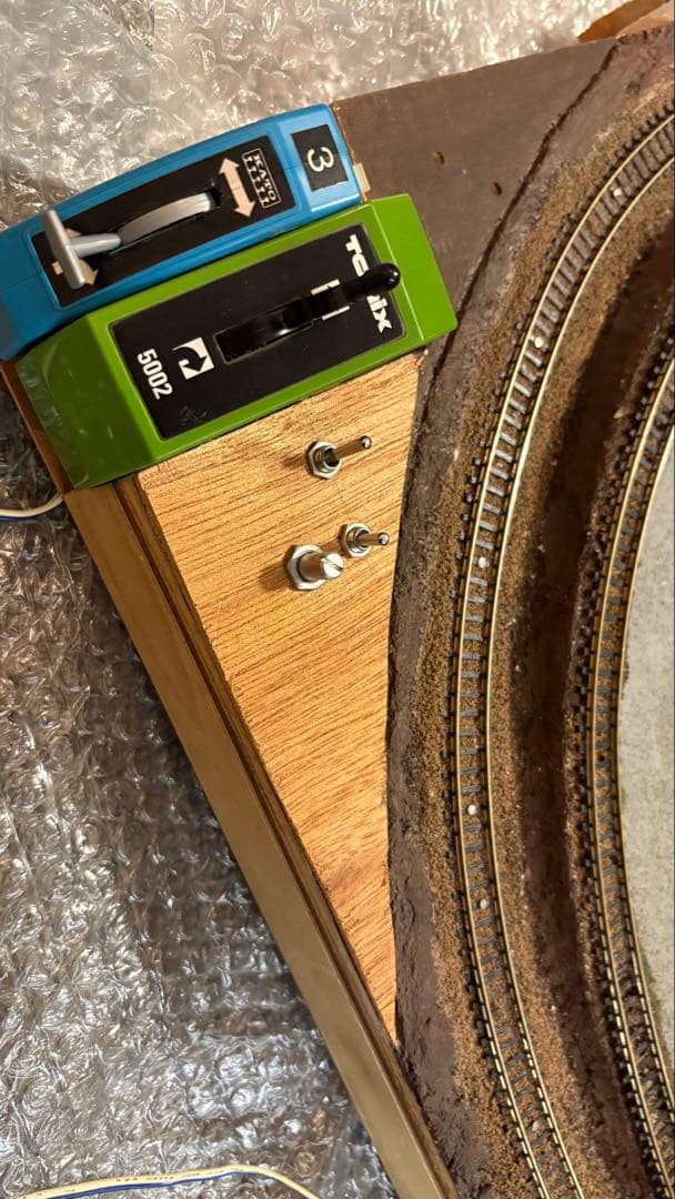 札*く様 Nゲージ 小型ジオラマレイアウト パワーパック付 - メルカリ