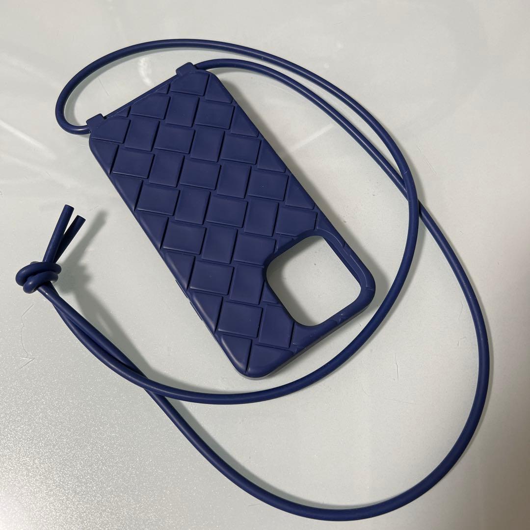 iPhone13 Promax ボッテガべネタ 携帯カバー (ブルー系) BOTTEGA VENETA（iPhoneケース）のフリマアイテム一覧