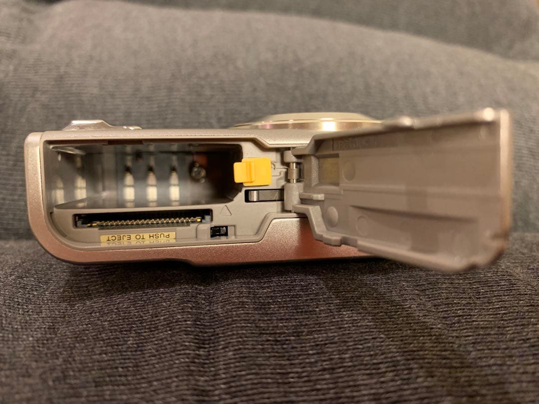 FUJIFILM FinePix F31fd コンパクトデジタルカメラ