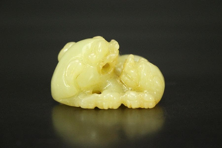 中国美術 白玉 刻猪 根付 置物 5.7cmx3.1cm(HA425) - メルカリ