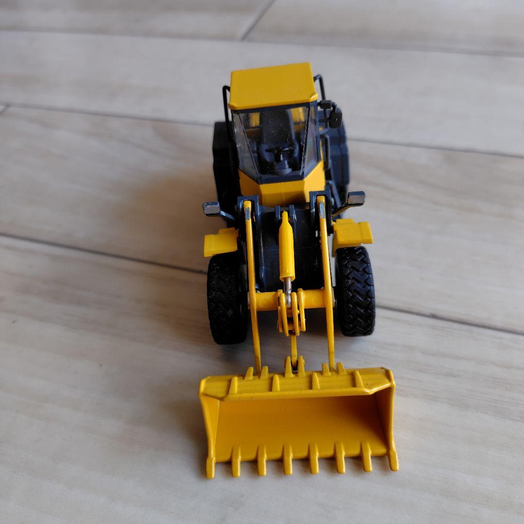 Komatsu WA 250-6 ミニカー 1/50