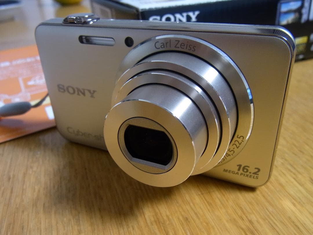 SONYソニーDSC-WX50美品サイバーショットゴールドバッテリー・カード×２