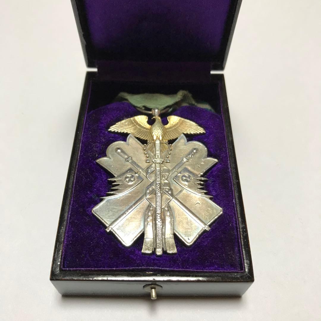 功七級金鵄勲章 旧日本軍 勲章 リボン 箱入り - メルカリ