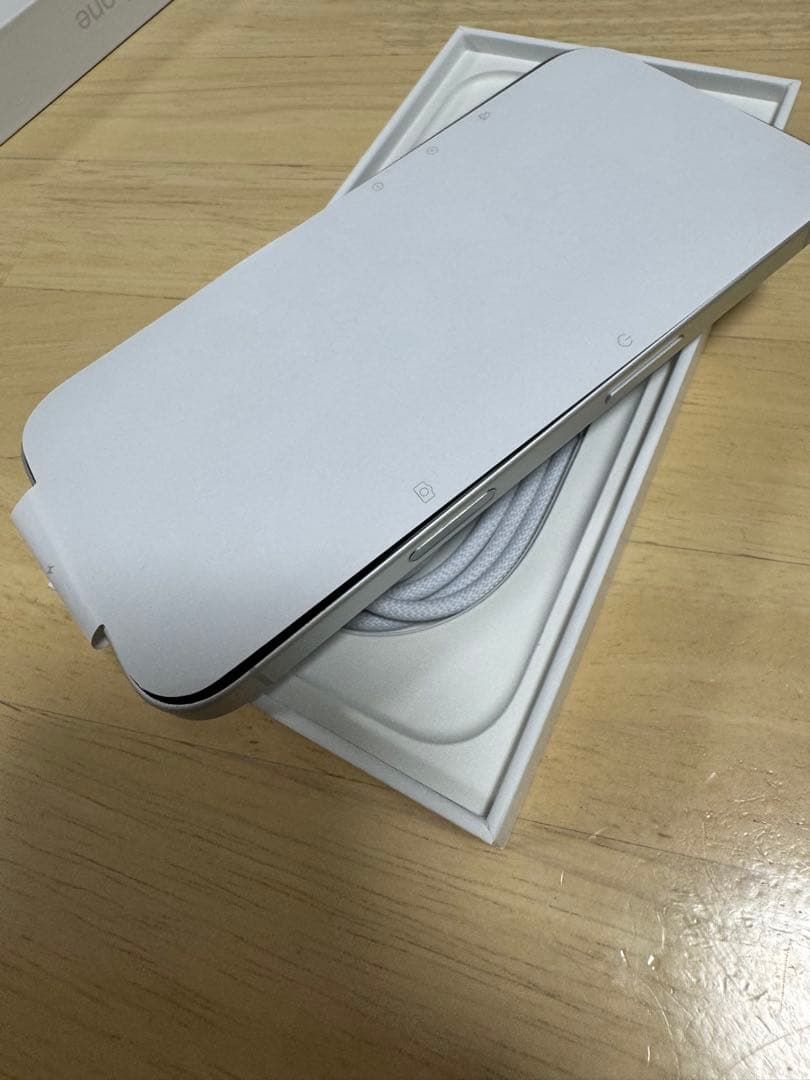 売り切り iPhone16 128G ホワイト 美品 SIMフリー