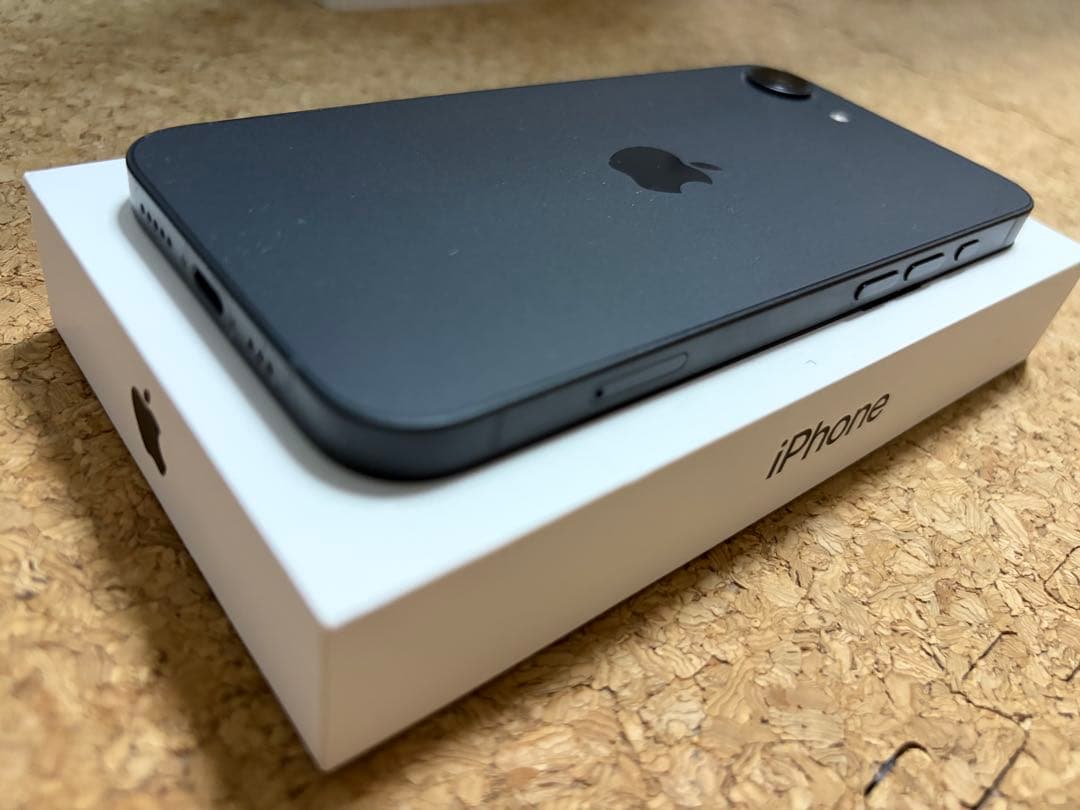 【美品】iPhone16e 256GB ブラック 最大容量100% 付属品未使用