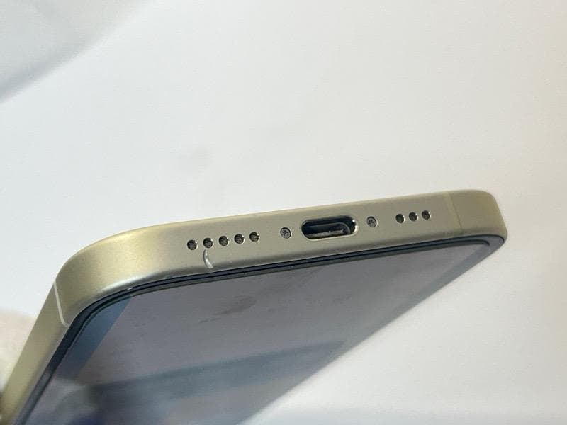 Apple iPhone 15 　128GB 本体　イエロー　SIMフリー