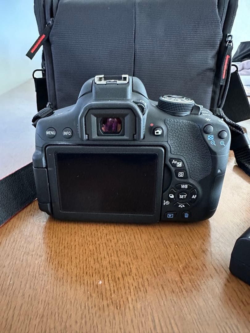 Canon EOS Kiss X8i SDカード付き バッテリー交換済