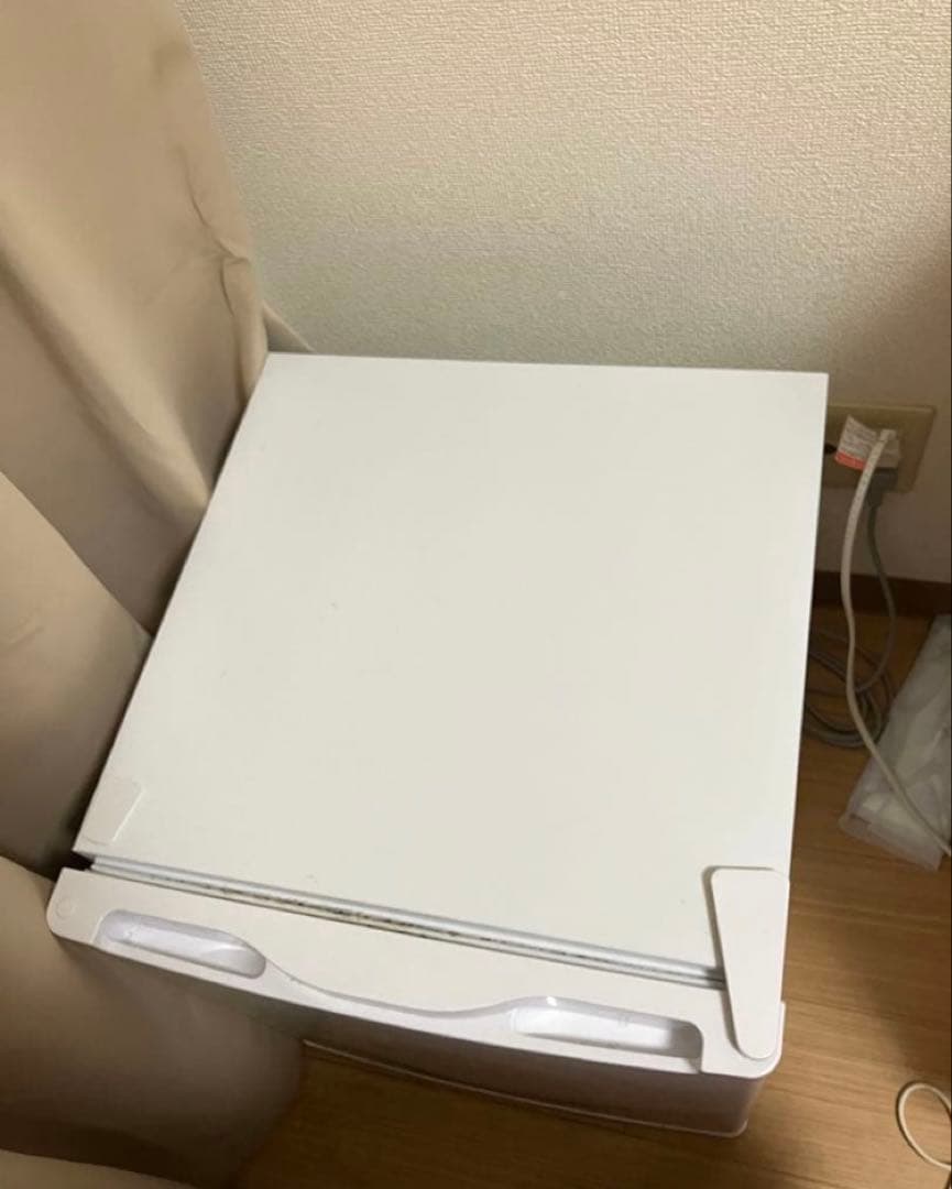 【最終値下げ】ホワイト上開き冷蔵庫