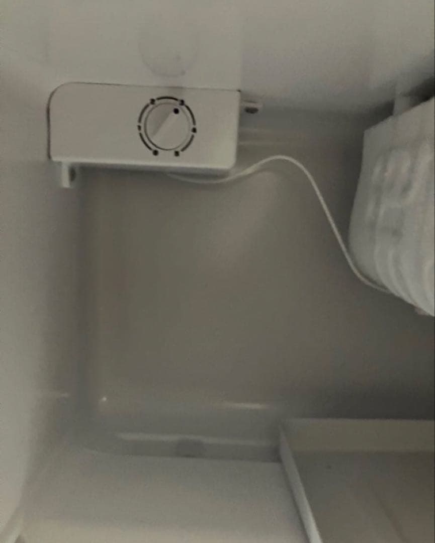 【最終値下げ】ホワイト上開き冷蔵庫